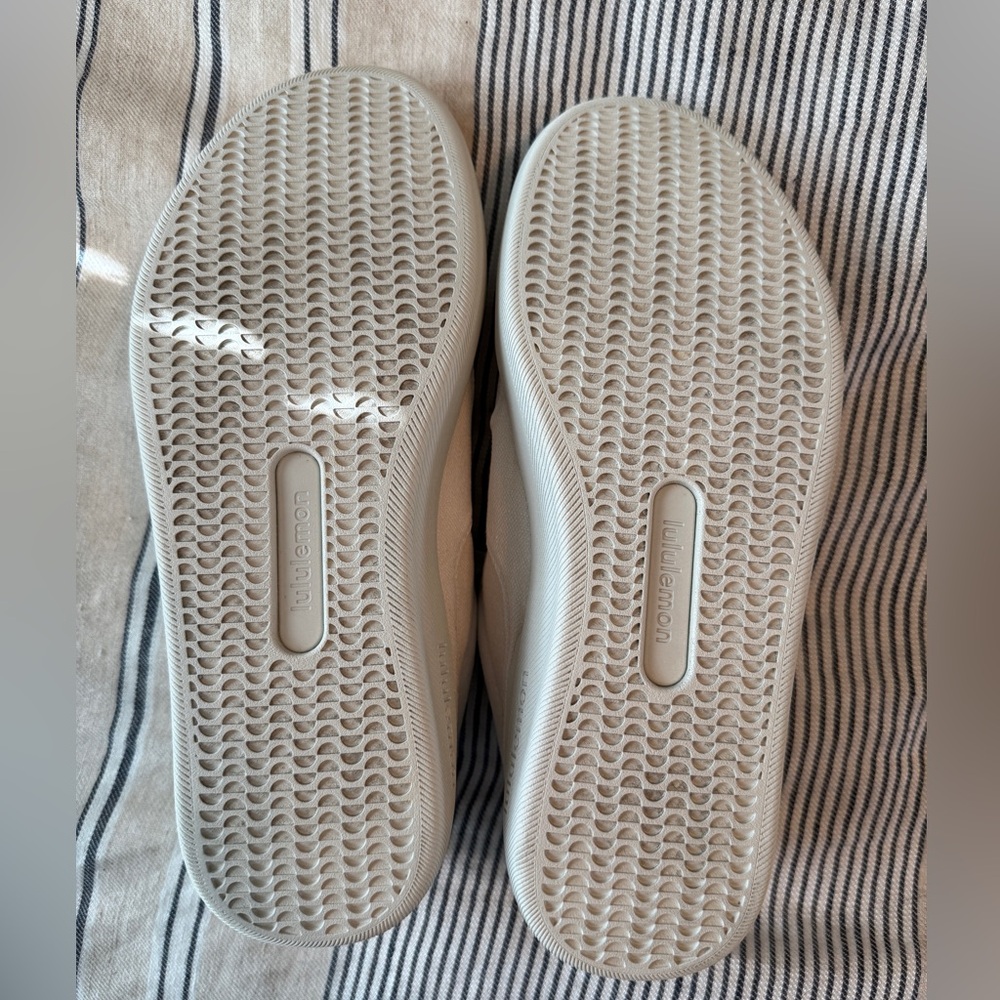Lululemon Cityverse sneakers - Picture 7 of 8